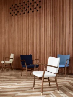 VLA61 Monarch Chair af Vilhelm Lauritzen