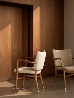VLA61 Monarch Chair af Vilhelm Lauritzen