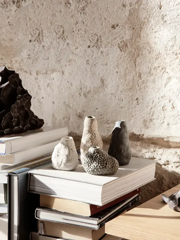 Vulca Mini Vase, Off-white stone fra Ferm Living