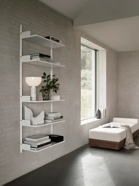 Wall shelf 1900 fra New Works