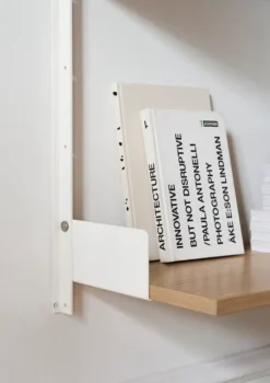 Wall shelf 900 fra New Works