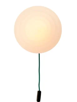 Whipped Wall Lamp, pure green fra LEO Objects