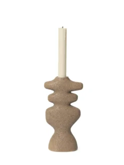 Yara Candle Holder Large, dark sand fra Ferm Living