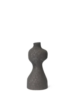 Yara Vase Medium, rustic iron fra Ferm Living