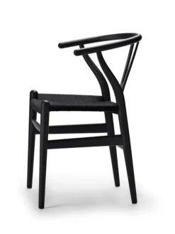 Y-stol CH24 Soft Black med sort flet af Hans J. Wegner