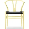 Y-stol CH24 Soft Hollyhock med sort flet af Hans J. Wegner