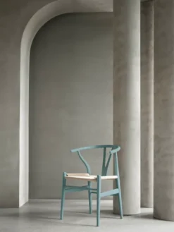 Y-stol CH24 Soft Pewter af Hans J. Wegner