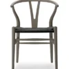 Y-stol CH24 Soft Slate med sort flet af Hans J. Wegner