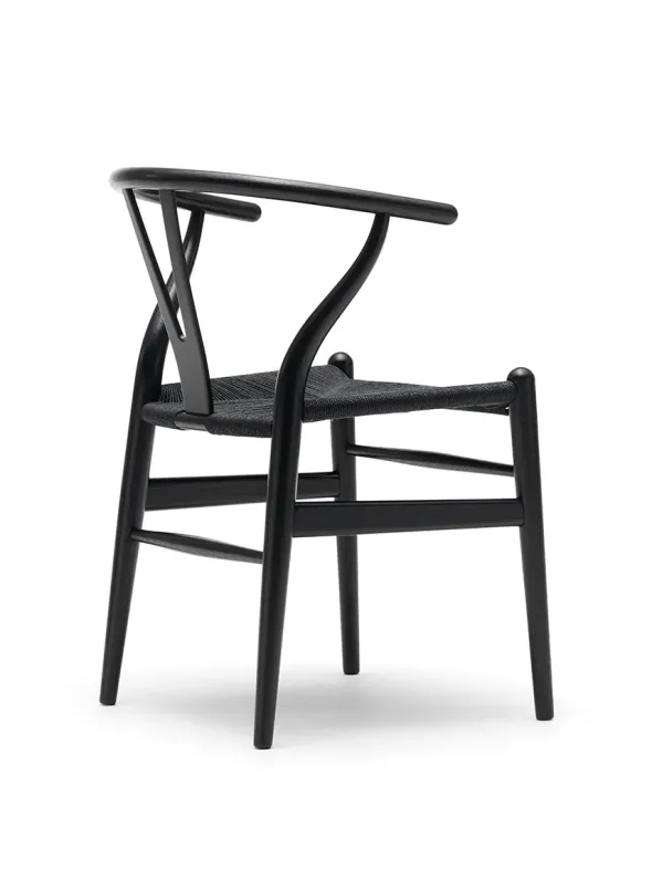 Y-stol CH24, sort eg med sort flet af Hans J. Wegner