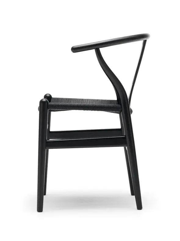Y-stol CH24, sort eg med sort flet af Hans J. Wegner